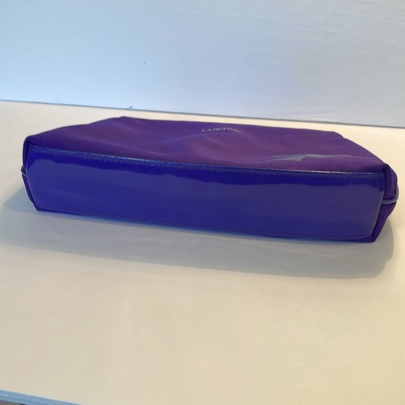Lancôme Purple Makeup Bag (with zippered closure) - Picture 7 of 8